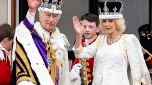 Am 6. Mai 2023 wurden König Charles III. und seine Frau Camilla in der Londoner Westminster Abbey gekrönt und präsentierten sich anschließend auf dem Balkon des Buckingham Palastes. Im Juli soll eine weitere Krönung in Schottland folgen. Foto: Salma Bashir Motiwala/Shutterstock.com