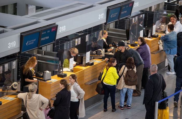 Pfingstferien-Bilanz des Flughafen Stuttgart: An Spitzentagen mehr als 30 000 Passagiere
