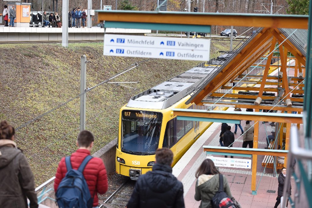 Statt mit der Stadtbahn mussten Fahrgäste am Mittwoch von der Ruhbank mit Taxis in die Stadt fahren.