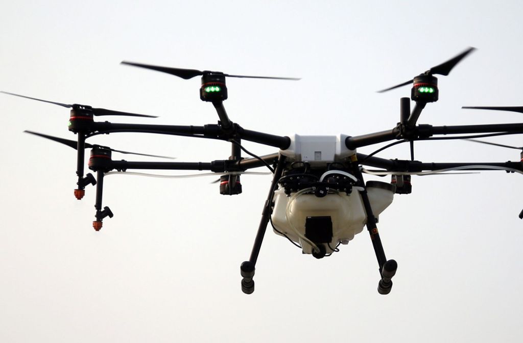 Mit einer Drohne war der Tourist über das Parlamentsgebäude geflogen war (Symbolfoto). Foto: AP