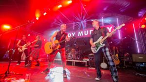 Die Irish Folk-Rock Band Paddy Murphy brachte die Bühne auf dem Goldgelb-Festival in Aichwald am Samstagabend zum Beben. In unserer Bildergalerie gibt es weitere Eindrücke vom Festival. Foto: Roberto Bulgrin/bulgrin