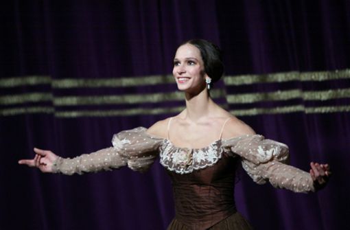 Auch das Stuttgarter Ballettpublikum schätzt Polina Semionova – zum Beispiel als Gast bei einem Auftritt als Tatjana in Crankos „Onegin“. Foto: Stuttgarter Ballett