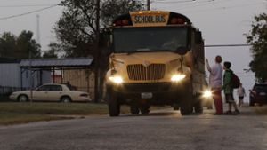 Busfahrerin rettet 34 Kinder aus brennendem Schulbus