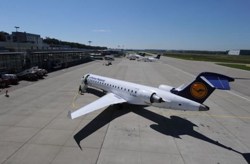 Seit Anfang Oktober fliegt die Lufthansa nicht mehr von Frankfurt nach Friedrichshafen. Das Geld am Bodenseeairport ist ohnehin schon knapp. Foto: /Felix Kaestle