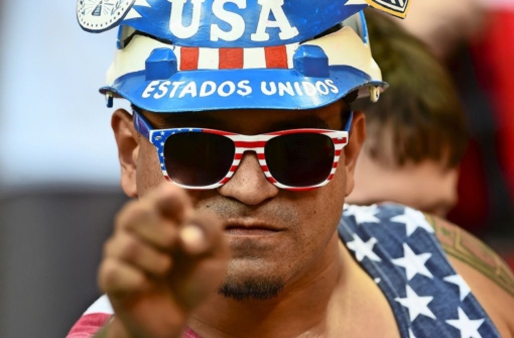 Die Fans leben es vor: Die US-Fußballer gehen entschlossen ins Gruppenfinale Foto: Getty