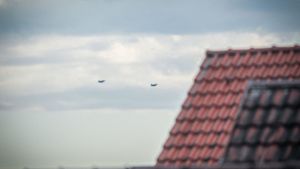 Die zwei Kampfjets flogen eine Runde über Stuttgart. Foto: 7aktuell.de/Nils Reeh