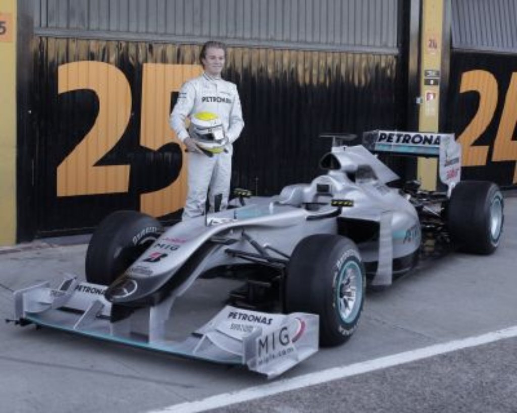 Nico Rosberg mit dem neuen Silberpfeil.