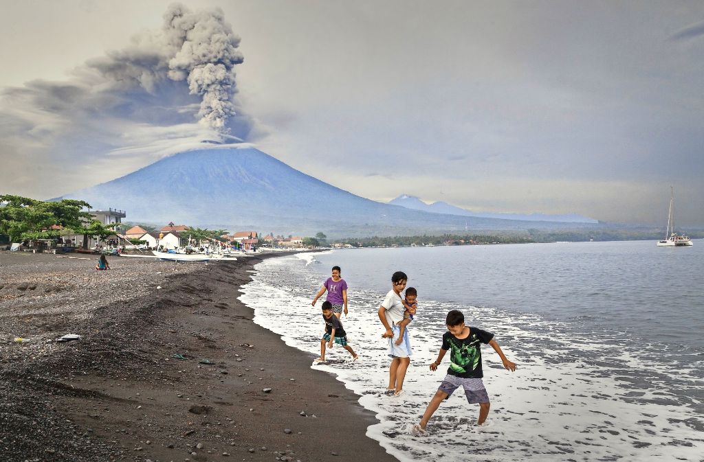 Die Gegend zehn Kilometer rund um den Vulkan wurde zur Sperrzone erklärt.
