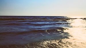 Der Fotograf Frank Paul Kistner hat in seiner Serie „Meereshorizonte“ den kurzen Augenblick zwischen ständiger Bewegung und Veränderung festgehalten. Foto: Sabine Schwieder