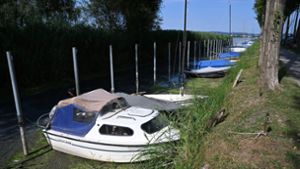 Boote in Häfen am Bodensee liegen nicht mehr im Wasser – sondern auf dem Trockenen. Foto: dpa/Felix Kästle