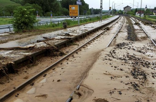 Nach dem Unwetter: Bahn gibt Strecken wieder frei - Baden-Württemberg - Stuttgarter Nachrichten