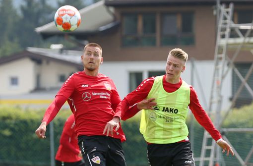 Chris Führich (rechts) verstärkt nun den VfB Stuttgart. Foto: Pressefoto Baumann/Alexander Keppler