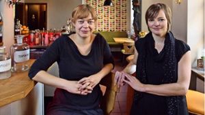 Renate Kuhn (links) und Frauke Härtel führen seit letzten Oktober das „Imme vierzehn“ im  Lehenviertel. Foto: Michael Steinert