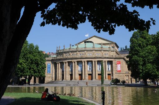 Kernstück des Staatstheater-Areals in Stuttgart: das sanierungsbedürftige Opernhaus Foto: dpa