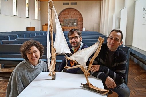 Petra Dais (von links), Karl-Eugen Fischer und Thomas Putze sind gespannt, was in der Brenzkirche an Kunst entstehen wird. Foto: Fritzsche