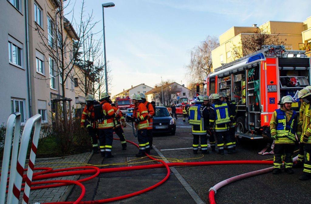 Ein Brand in einer Tiefgarage in Gerlingen fordert am Donnerstag die Feuerwehr.