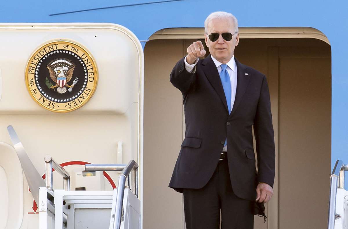 I’ll be back: US-Präsident Joe Biden beim Abflug aus Genf – natürlich mit Piloten-Sonnenbrille. Foto: AFP/MARTIAL TREZZINI