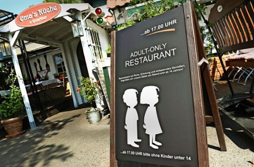 Das Restaurant „Oma’s Küche und Quartier“ in Binz auf Rügen sorgte vergangenen Sommer für Aufsehen, weil ein Verbot für Kinder ab 17 Uhr eingeführt wurde. Foto: dpa