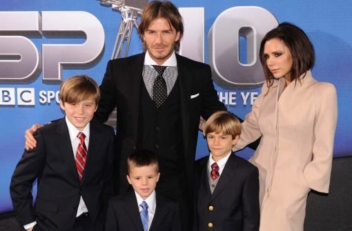 David Beckham geht in Rente, doch dem Hype um die Familie Beckham tut das sicher keinen Abbruch - mit dem Powerpaar Becks und Vic wird sich auch weiterhin viel Geld machen lassen. Foto: dpa