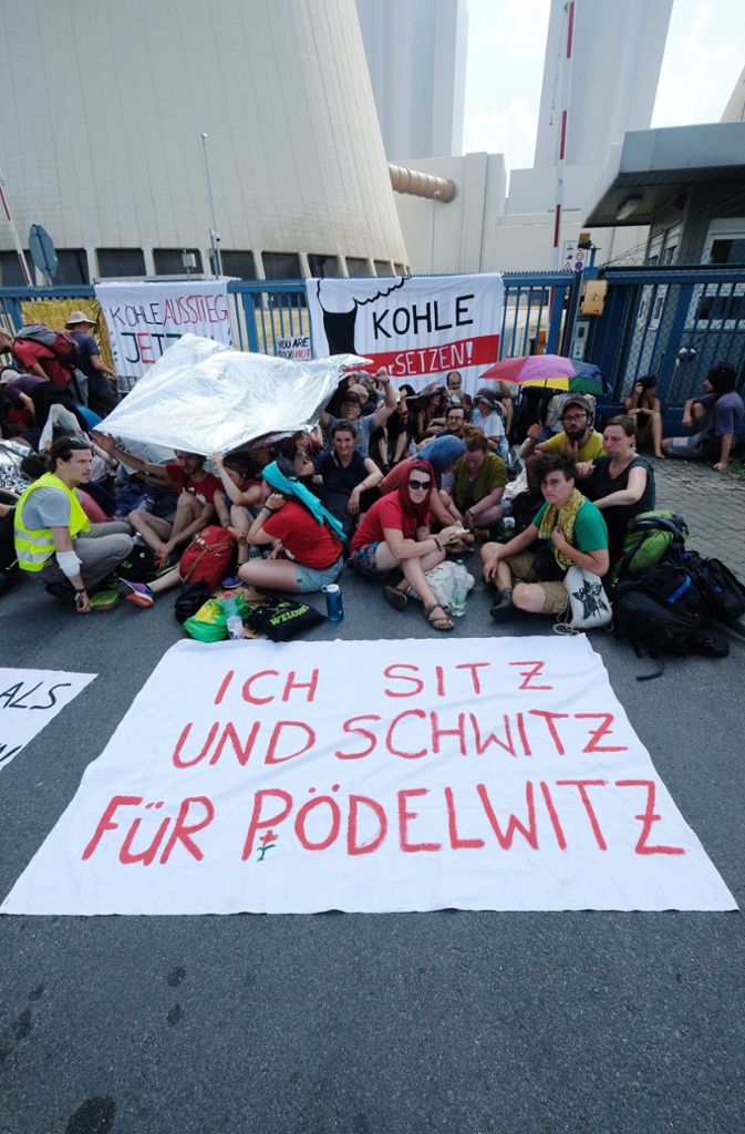 Etwa 350 Aktivisten der Aktionsgruppe „Kohle erSetzen“ beteiligten sich an den Blockaden.