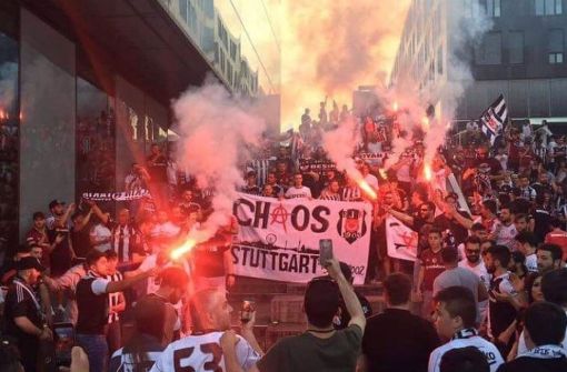 Besiktas-Fans haben in Stuttgart die Meisterschaft ihres Clubs gefeiert. Foto: twitter.com/hilalmsrloglu