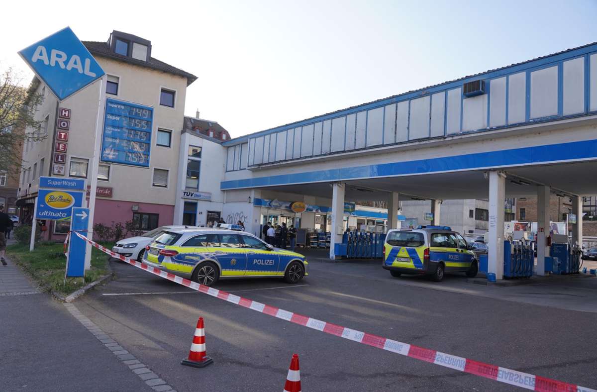 Die Polizei war am Ostersonntag in Bad Cannstatt im Einsatz. Foto: Andreas Rosar/Fotoagentur-Stuttg