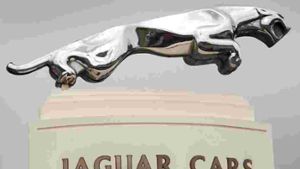 Erneut hatten es Diebe auf teure Karossen abgesehen – im aktuellen Fall auf einen Jaguar XF. Foto: dpa/NEWS TEAM INTERNATIONAL