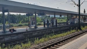 Am Bahnhof in Esslingen kam es zu einer handfesten Auseinandersetzung. Ein Verletzter musste ins Krankenhaus gebracht werden. Foto: SDMG/SDMG / Dietrich