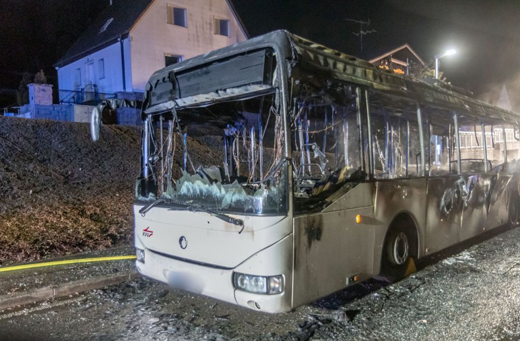 Die Fahrgäste konnten den Bus rechtzeitig verlassen. Foto: dpa/Einsatz-Report24