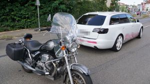 Ein 59-jähriger Motorradfahrer ist am Dienstagnachmittag bei einem Verkehrsunfall in Reichenbach schwer verletzt worden. Foto: SDMG