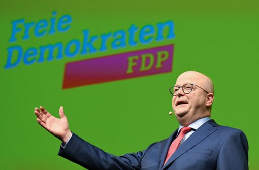 FDP-Landeschef Michael Theurer wurde am Samstag beim Parteitag wiedergewählt. Foto: dpa/Bernd Weißbrod