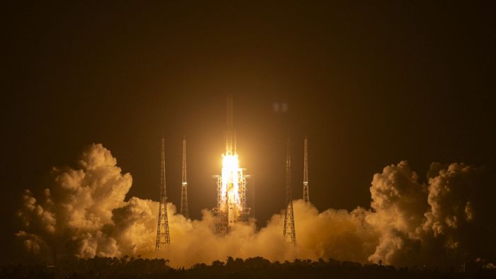 Chinesische Sonde landet auf dem Mond
