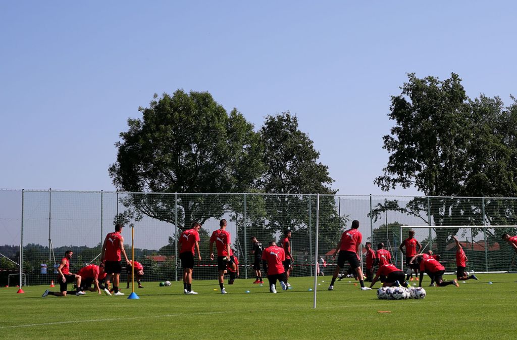Der VfB Stuttgart ist zum Sommertrainingslager in Grassau im Chiemgau. Hier wird acht Tage lang geschwitzt.