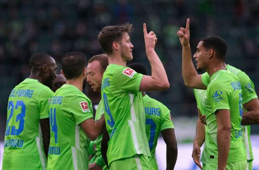 Wolfsburg feierte einen 2:1-Sieg über Aufsteiger Arminia Bielefeld. Foto: dpa/Peter Steffen