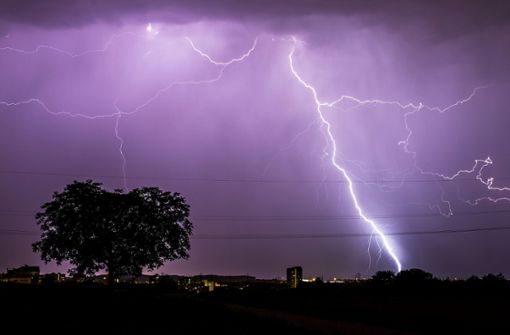 Gewitter und Sturmböen erreichten am Abend den Westen Deutschlands. Foto: dpa