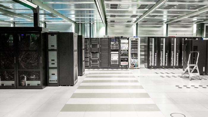 Neuer Supercomputer „Hawk“ soll Pandemien berechnen
