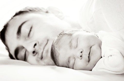 So zufrieden und entspannt sieht ein Leben mit Baby vor allem auf Werbefotos aus. Foto: Fotolia