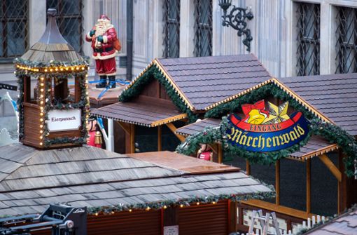 In München wird der Weihnachtsmarkt bereits aufgebaut – auch hier sind die Coronazahlen hoch. Foto: dpa/Sven Hoppe