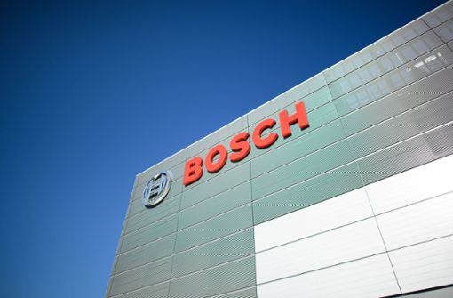 Der Technologiekonzern Bosch hat in Dresden seine neue Halbleiterfabrik in Betrieb genommen – mal schauen, welche Lieferengpässe es dort 2022 geben wird. Foto: dpa/Robert Michael