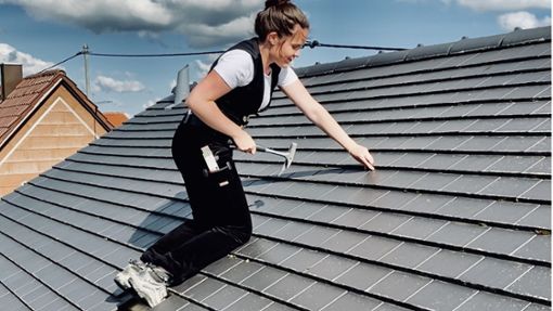 Im vergangenen Jahr schlossen lediglich vier Dachdeckerlehrlinge im Landkreis Esslingen ihre Ausbildung ab. Foto: Dachdeckerinnung Stuttgart