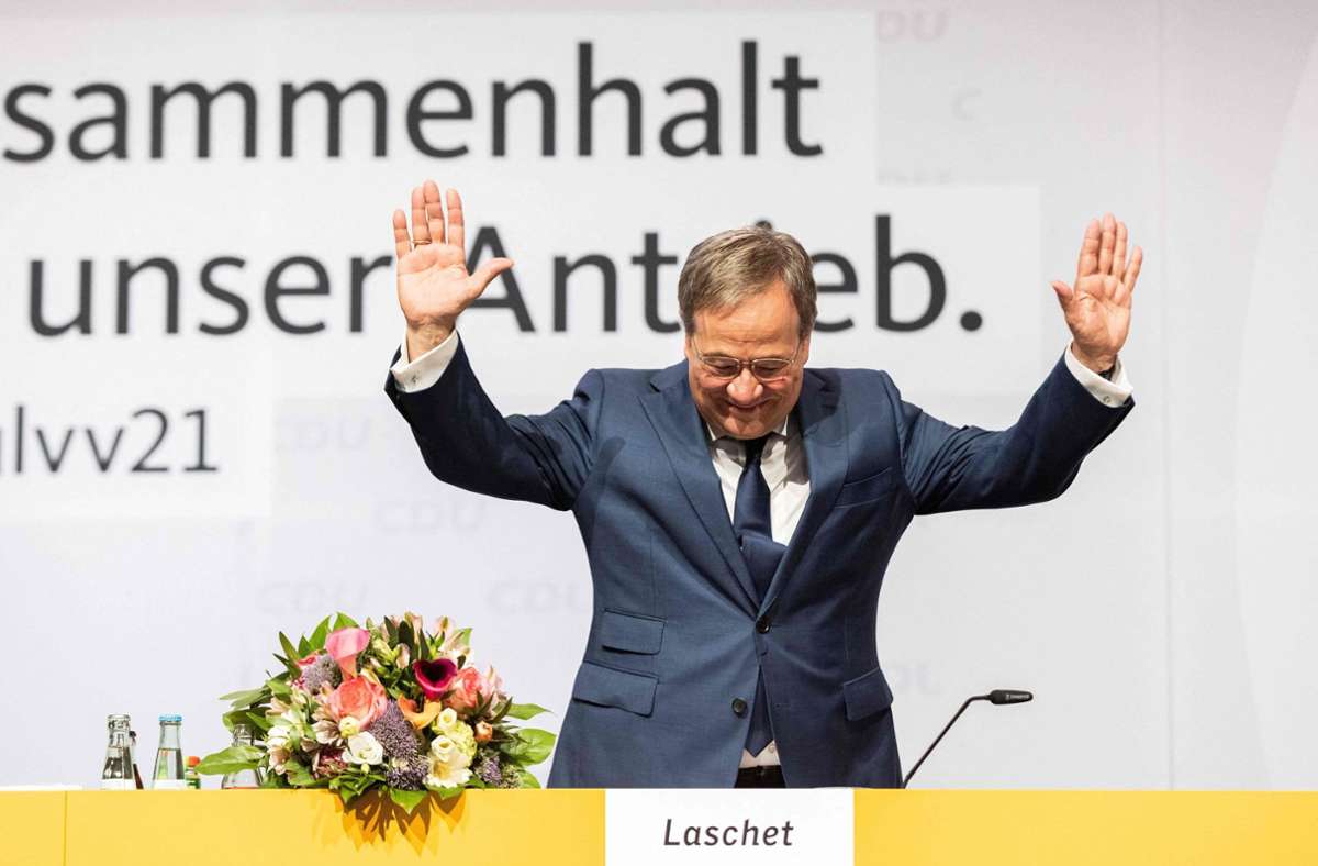 Beim Heimspiel in Nordrhein-Westfalen hat  Armin Laschet am Samstag viel Applaus bekommen – aber auch am Sonntag in Sachsen-Anhalt lief es gut für den Bundesvorsitzenden. Foto: AFP/Marcel Kusch