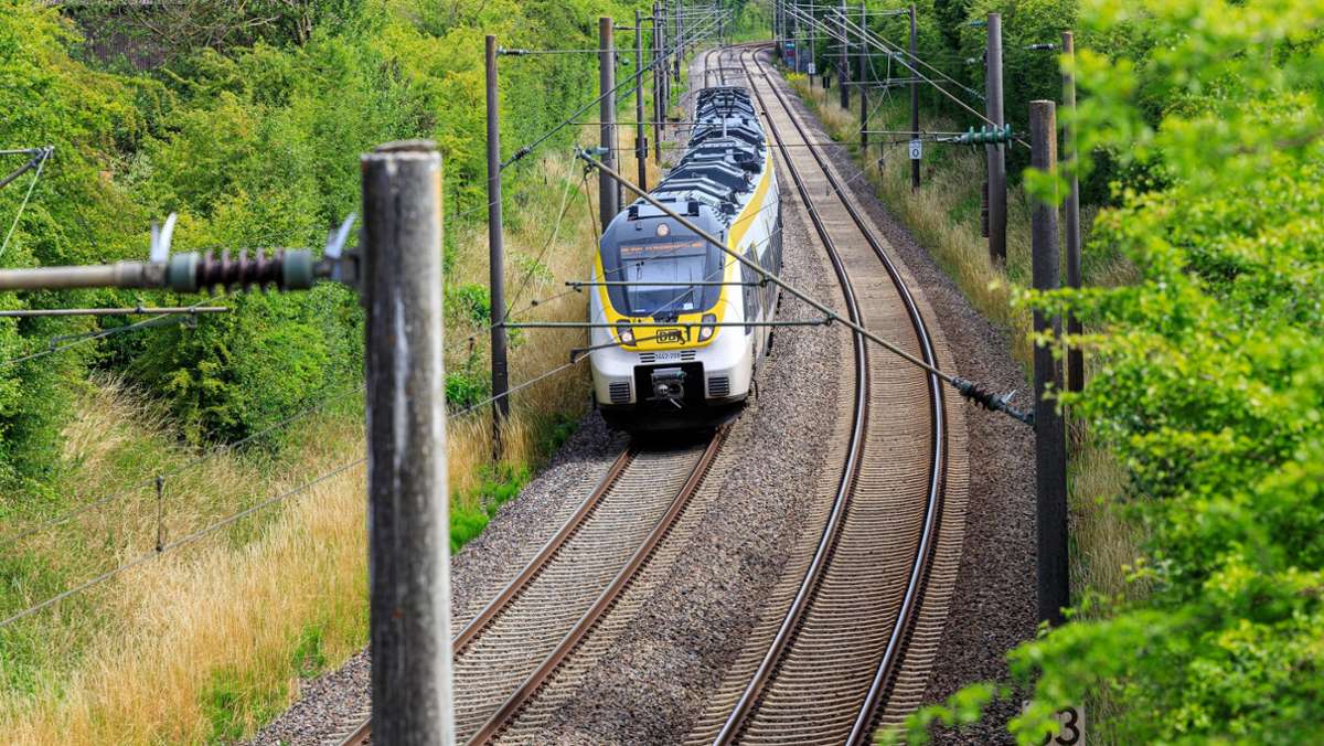 Debatte um die Gäubahn: Bahnbehörde weist Naturschützer ab
