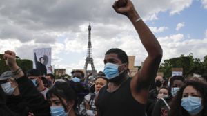 Auch in Paris haben in diesen Tagen tausende Menschen gegen Rassismus und Polizeigewalt demonstriert. Foto: AP/Francois Mori