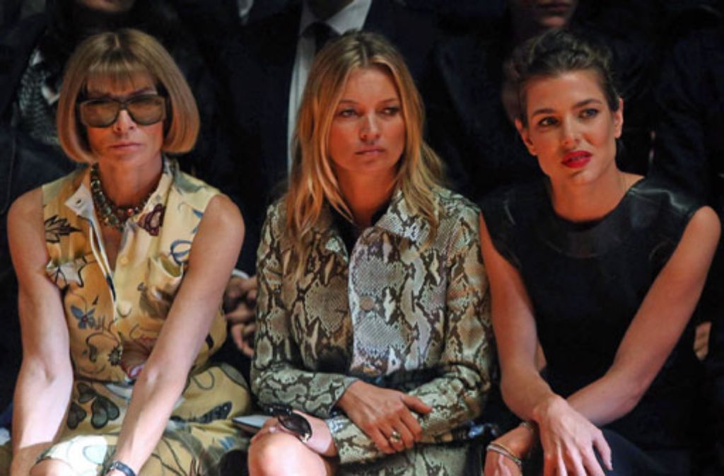 Bei der Fashion Week in Mailand ließen sich diese drei die Gucci-Schau nicht entgegen: Vogue-Chefin Anna Wintour, Topmodel Kate Moss und Charlotte Casiraghi (von links)