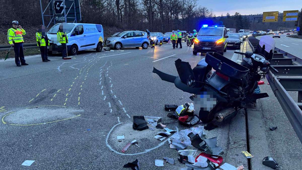 Spannende Unfall Auf B14 Ebenbildnull