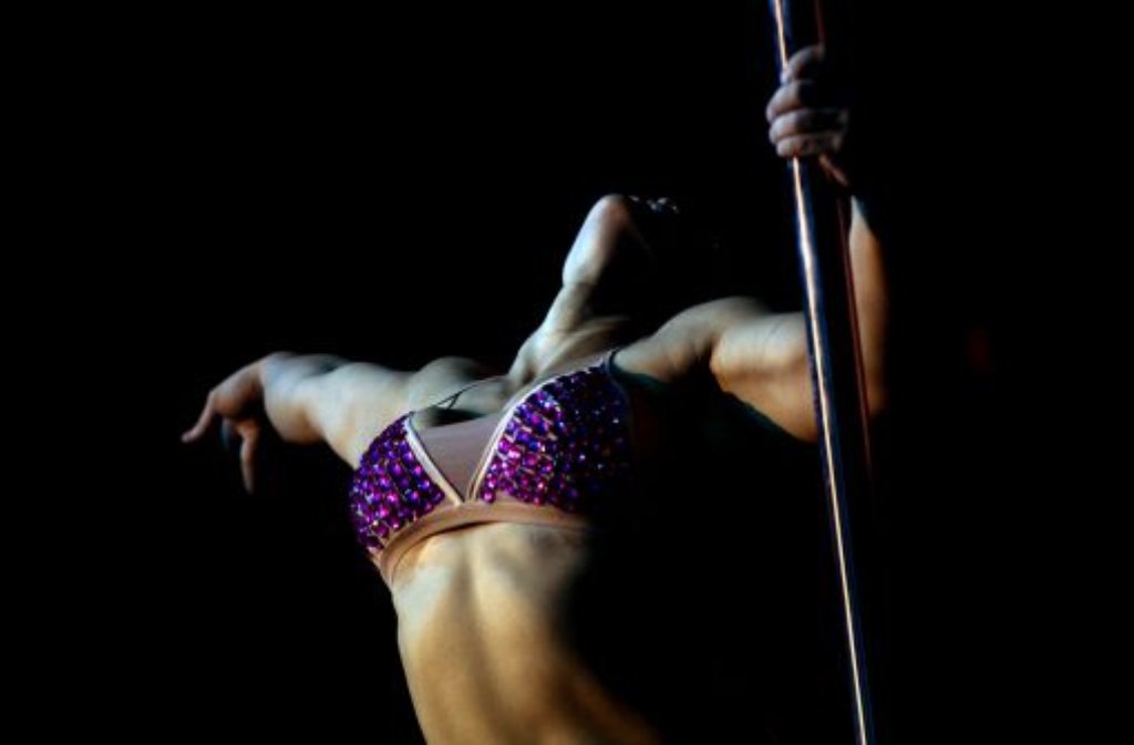 Akrobatik in Argenbtinien: In Buenos Aires wird in einem einwöchigen Wettbewerb die Miss Pole Dance Südamerika 2012 ermittelt - hier einige Bilder.
