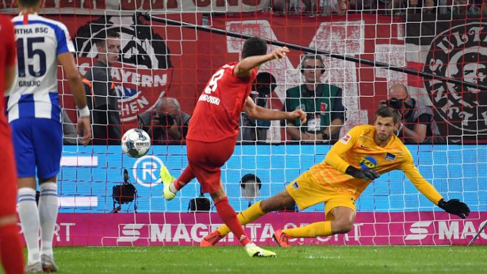 Lewandowskis Doppelpack rettet Bayern einen Punkt