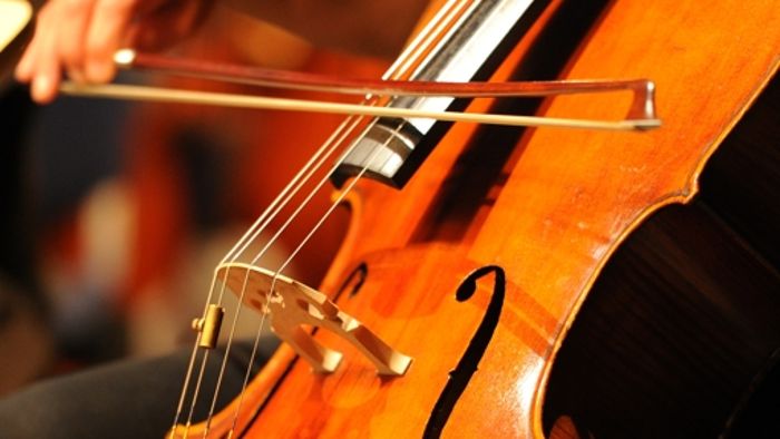 Orchester spielt zugunsten von Schülern