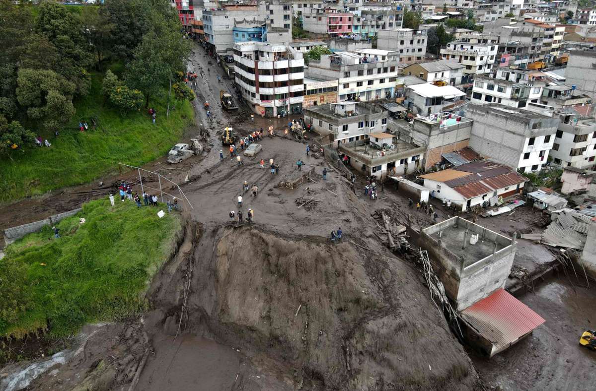 Gewaltige Regenfälle haben den Erdrutsch in der Hauptstadt Quito ausgelöst Foto: AFP/RODRIGO BUENDIA