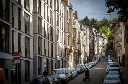 Wohnungen wie in diesem Straßenzug im Stuttgarter Westen sind heiß begehrt. Foto: Lichtgut/Achim Zweygarth